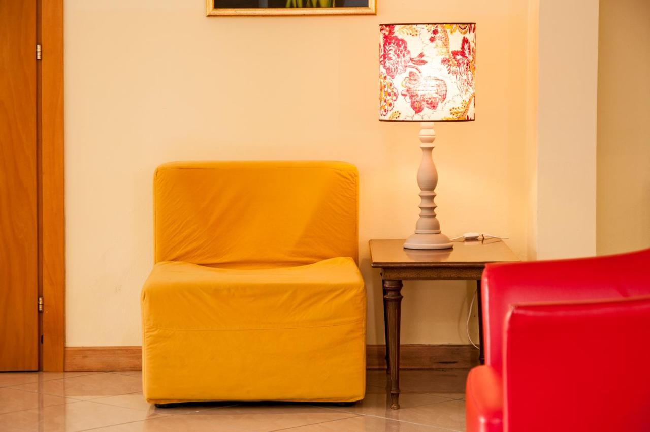 Hotel Rugantino Чезенатико Екстериор снимка