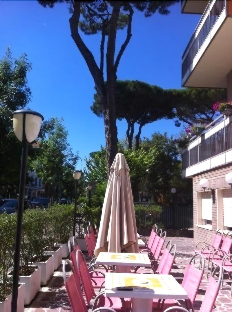 Hotel Rugantino Чезенатико Екстериор снимка