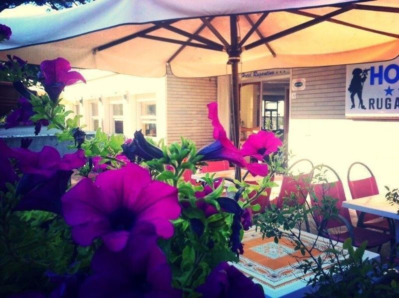 Hotel Rugantino Чезенатико Екстериор снимка
