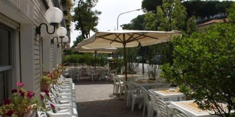 Hotel Rugantino Чезенатико Екстериор снимка